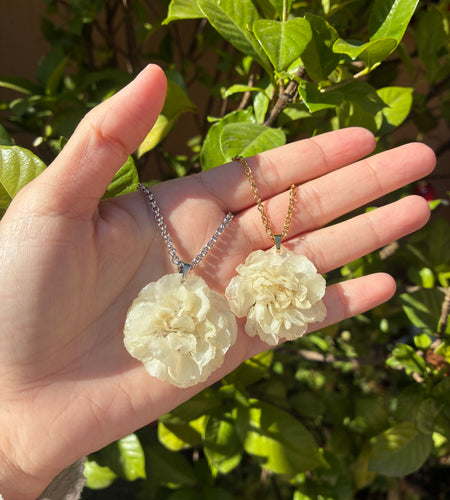 Collar clavel blanco