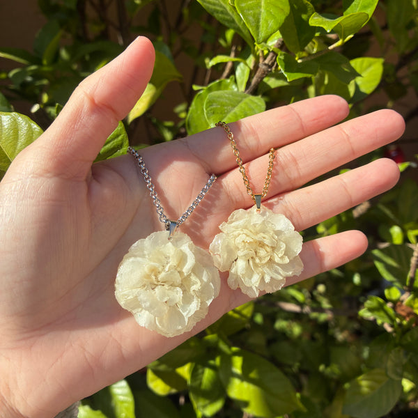 Collar clavel blanco