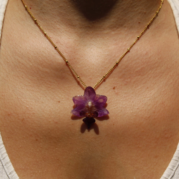 Collar orquídea morada