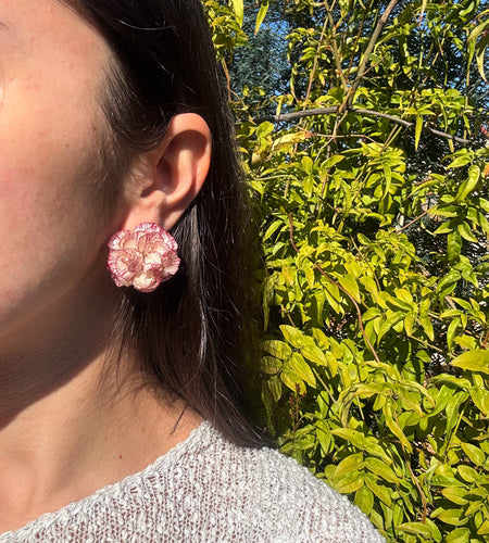 Pendientes clavel pegados