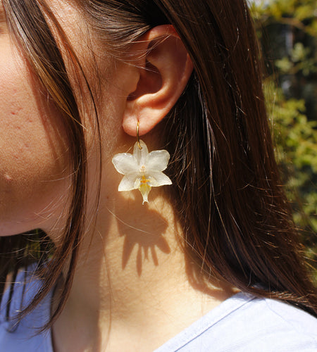 Pendientes orquídea blanca aro