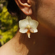 Pendientes orquídea blanca con aro pequeño miniatura 2