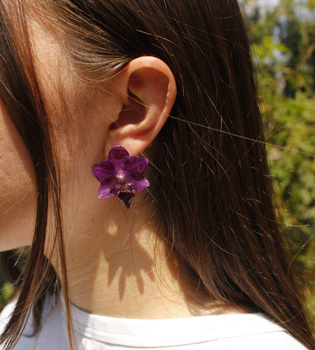 Pendientes orquídea morada pegados