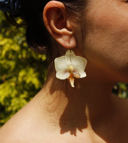Pendientes orquídea blanca con aro pequeño