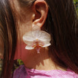 Pendientes pegados orquídea blanca y rosa miniatura 3