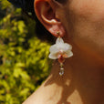 Pendientes orquídea blanca y rosa con cuentas miniatura 1